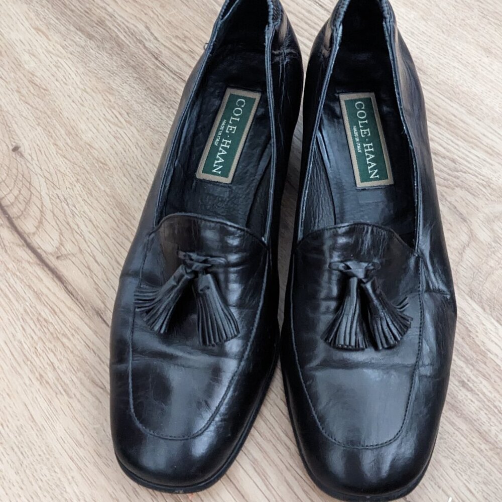 Women's size 8.5 Cole Haan Shoes